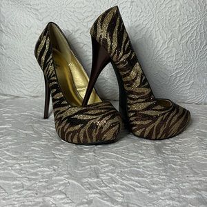 Speaking Heels size 8/12